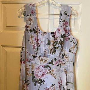 Connected apparel gray floral dress 18W